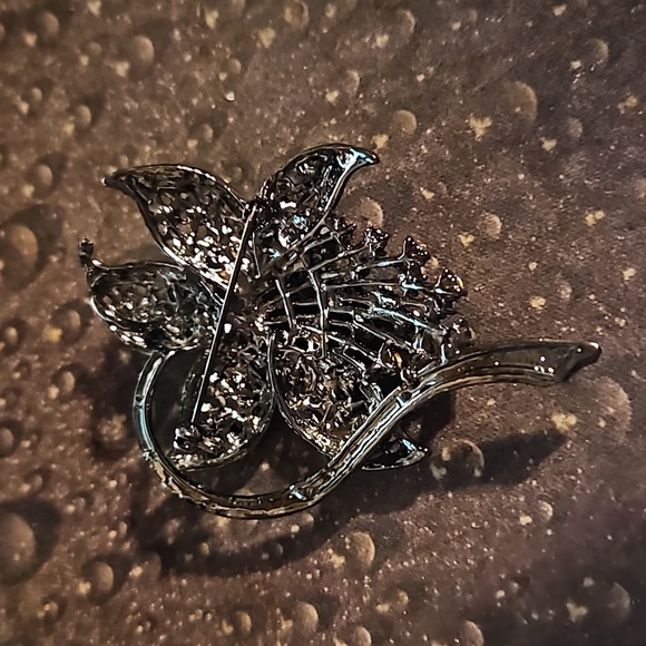 Colorful Rhinestone Flower Pin - Picture 4 of 4